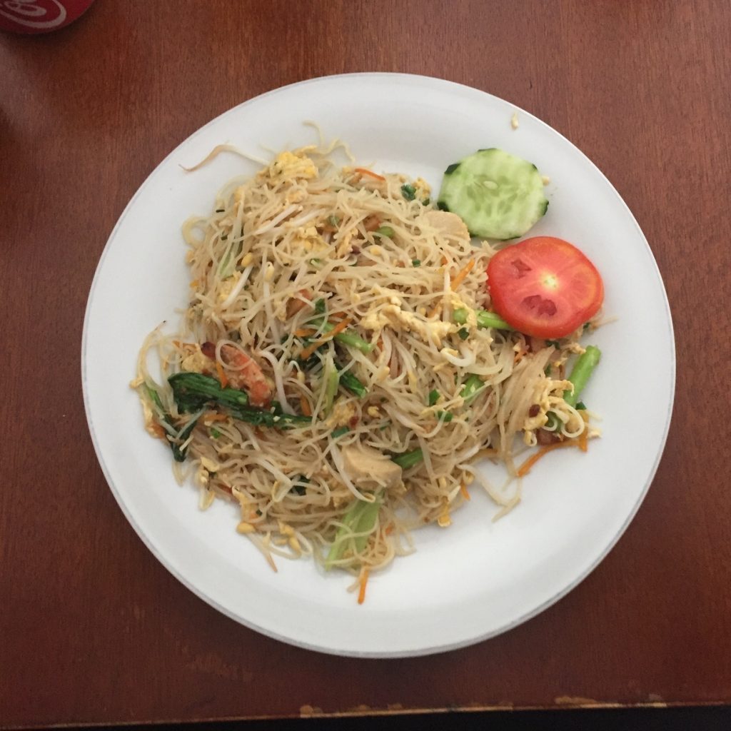 A fresh and crisp bihun goreng with seafood at Borneo 8.