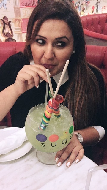 Fellow blogger Niggi Phulwani had the best green goblin drink!|Sugar Factory