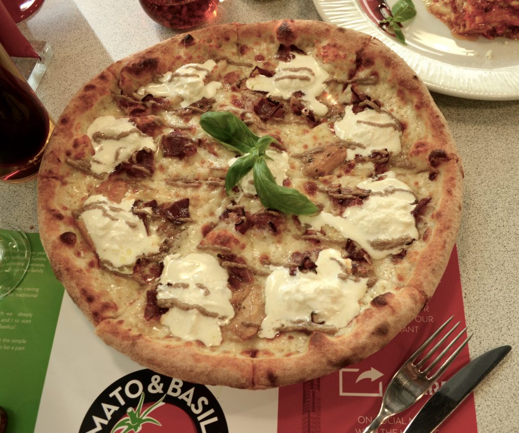 Tomato & Basilico|Dubai Silicon Oasis| The delicious, but messy Montagnola pizza