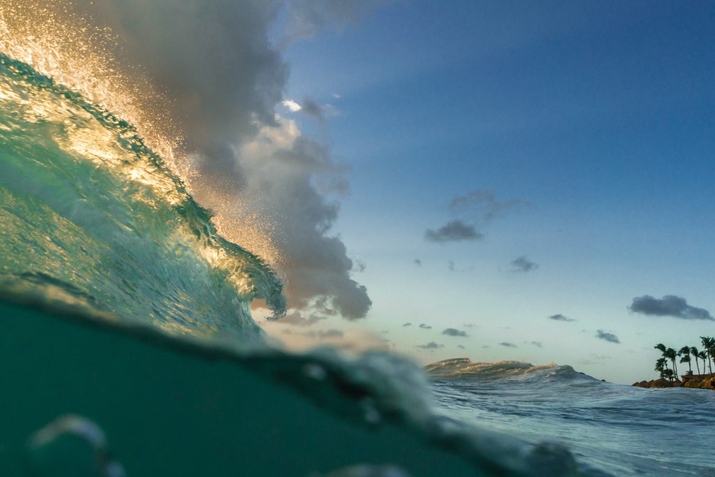 Surf Photo by David Troeger on Unsplash|
